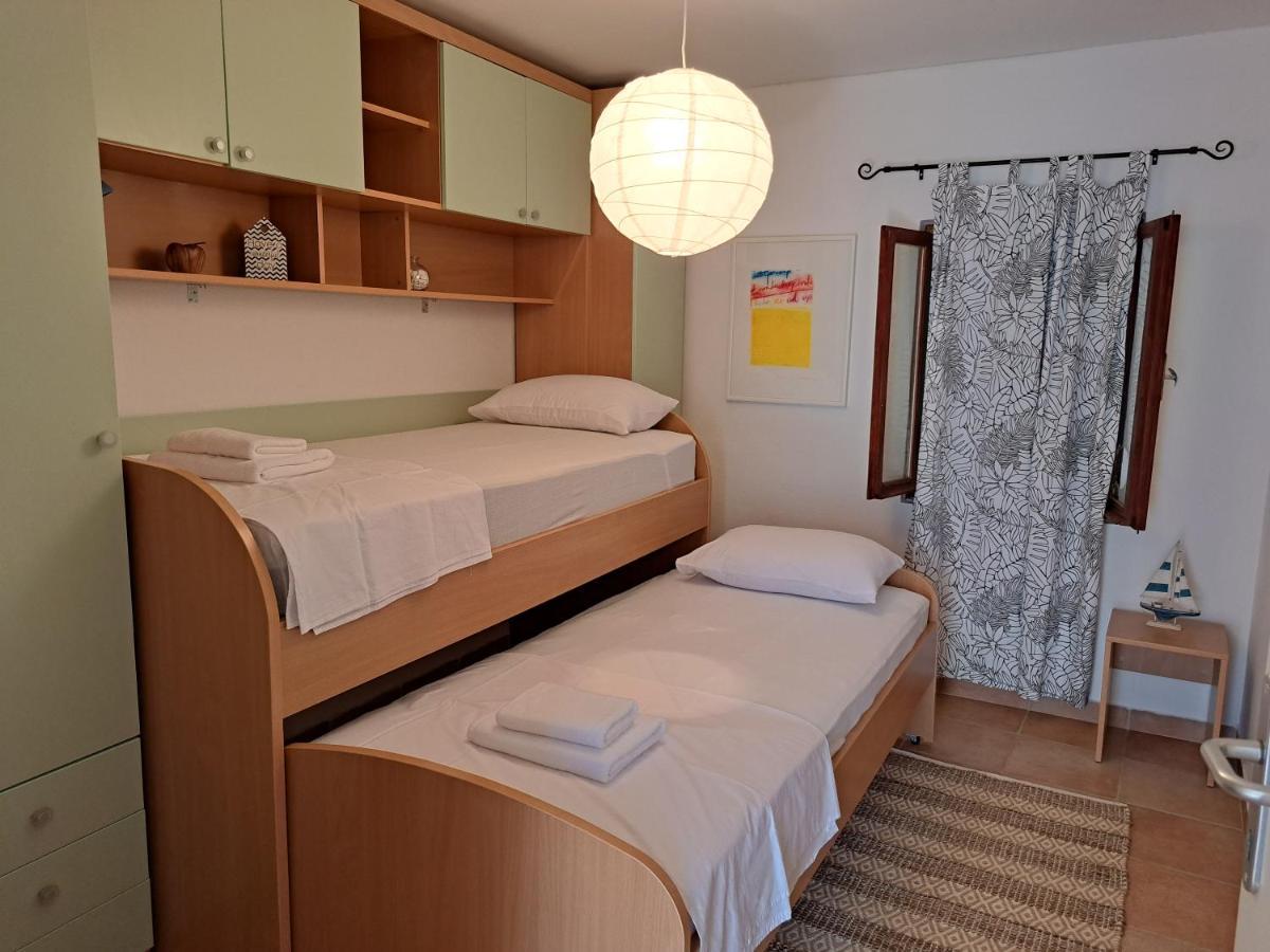 Family Apartment In Center Of Murter Eksteriør bilde